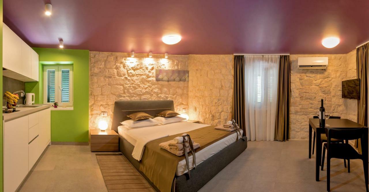 Annie'S Stone Studio & Room Split Exterior photo